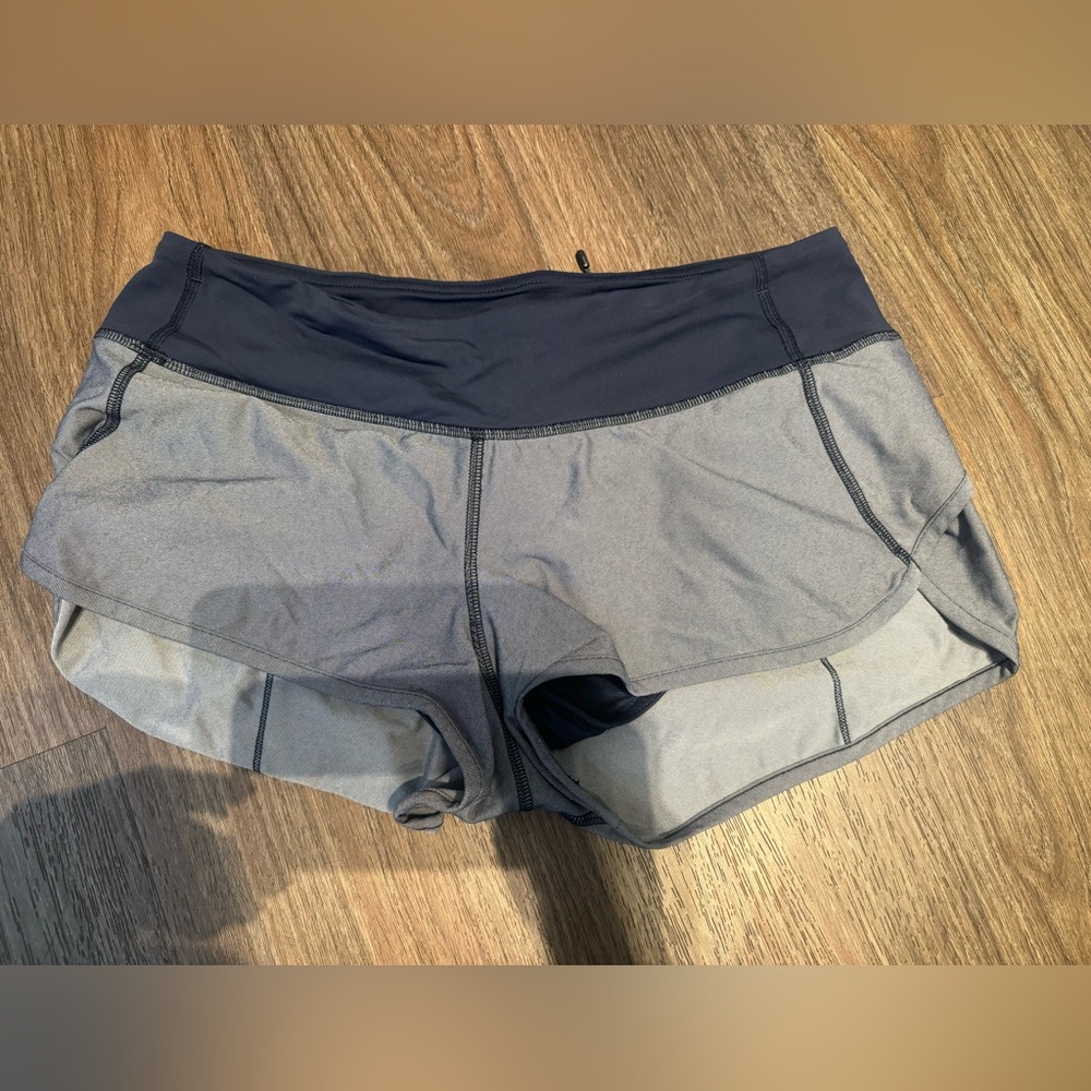 Lulu lemon size 6 navy shorts
